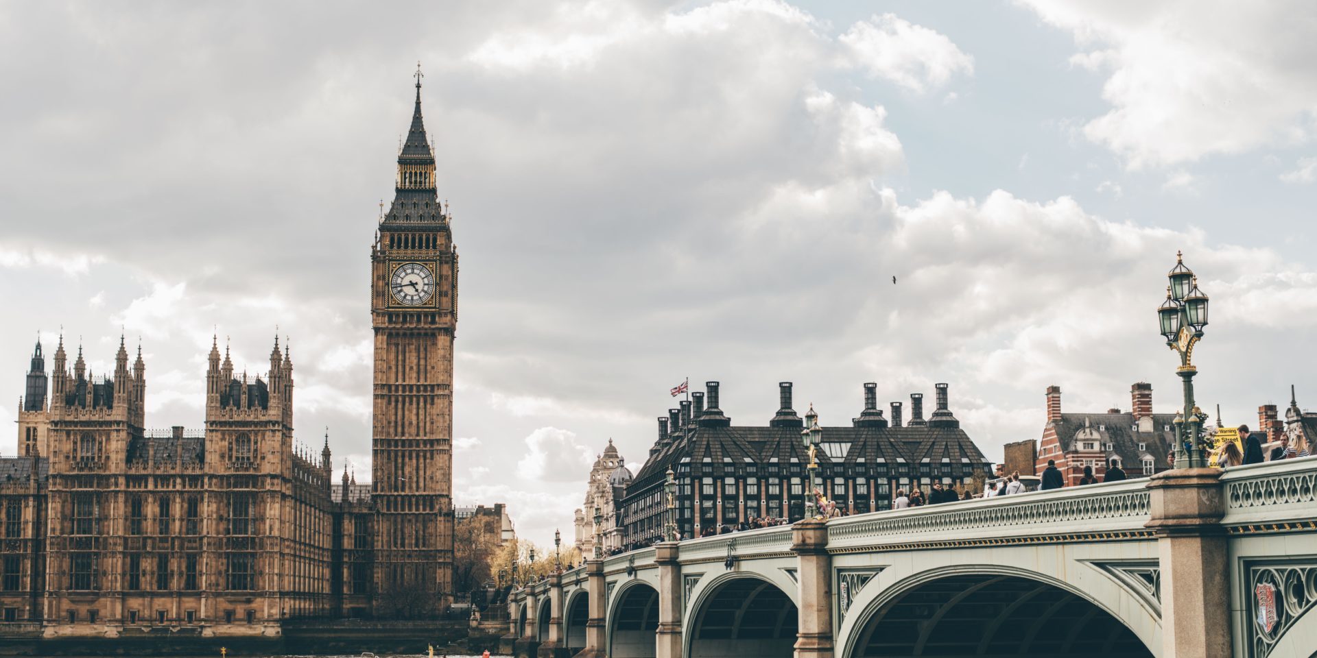 eva-dang-EXdXLrZXS9Q-unsplash-1920×960